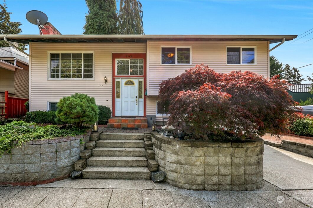 703 N 75th Street Seattle Washington | The Madrona Group